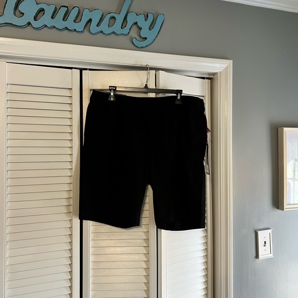 Hudson and Barrow Shorts SZ 38 NWT - Picture 1 of 7